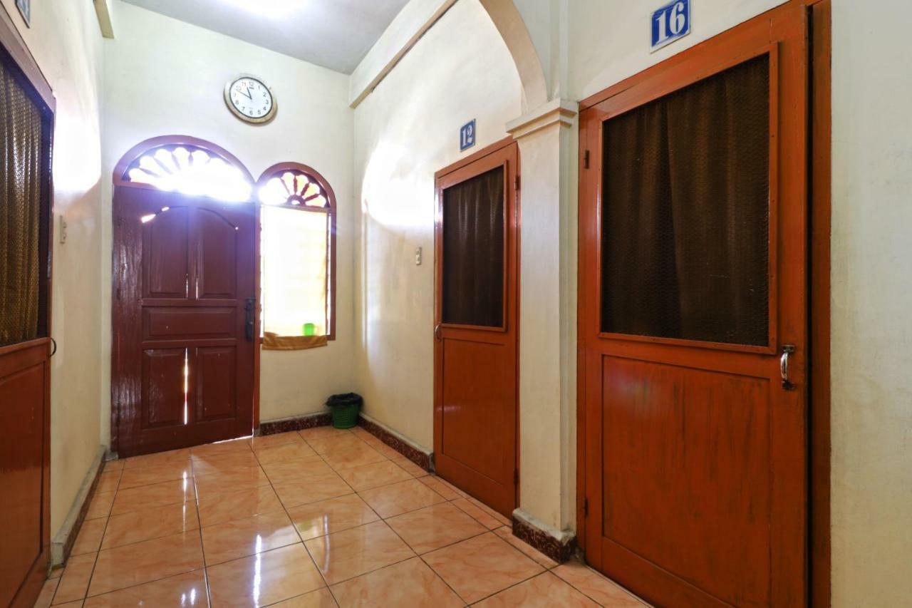 Wisma Yuli Syariah Medan Exterior foto